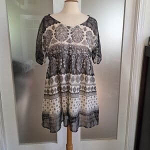 Billabong Black and Cream Patterned Tunic